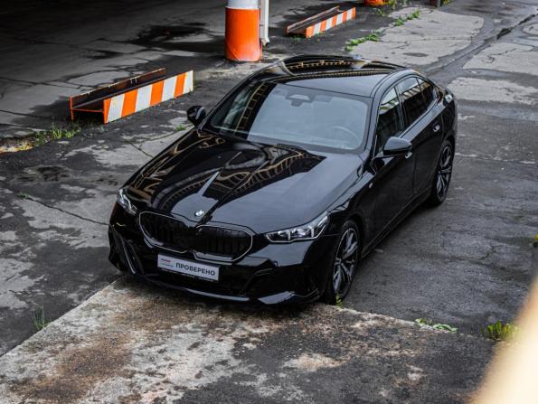 BMW 5 серии VIII (G60/G61/G68) с пробегом 2023 года, цена 7 300 000 рублей, 8902 км, седан, Автокод Объявления