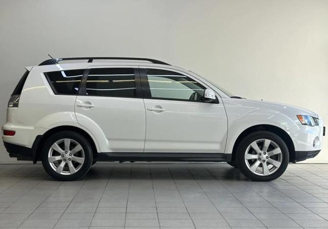 Mitsubishi Outlander II Рестайлинг с пробегом 2010 года, цена 1 200 000 рублей, 266104 км, внедорожник, Автокод Объявления