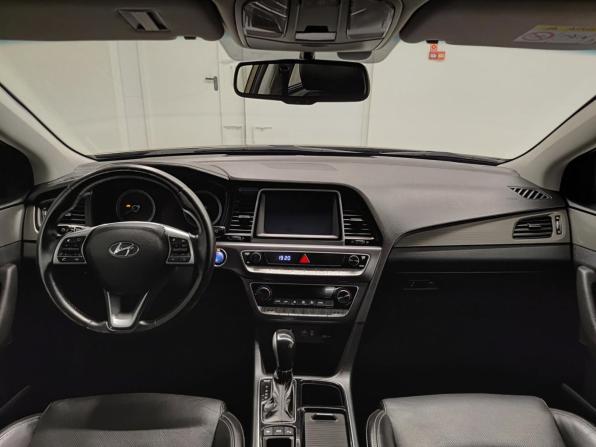 Hyundai Sonata VII (LF) Рестайлинг с пробегом 2019 года, цена 1 570 000 рублей, 142637 км, седан, Автокод Объявления