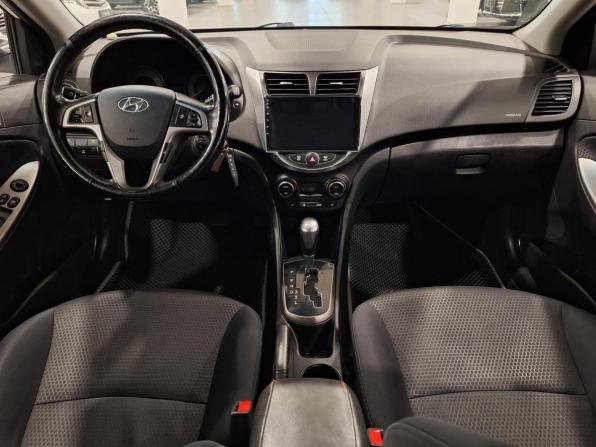 Hyundai Solaris I Рестайлинг с пробегом 2015 года, цена 940 000 рублей, 124538 км, хэтчбек, Автокод Объявления