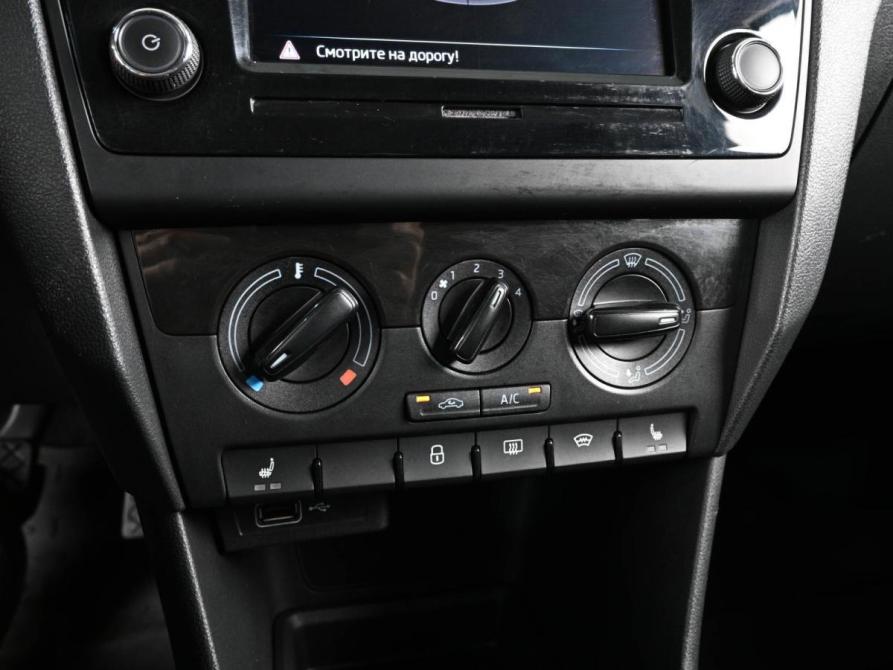 Skoda Rapid I Рестайлинг Ростов-на-Дону  - изображение 16