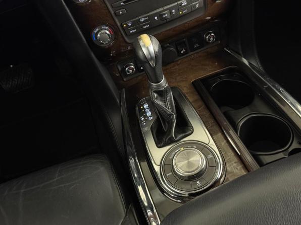 Infiniti QX56 II с пробегом 2011 года, цена 1 850 000 рублей, 303302 км, внедорожник, Автокод Объявления