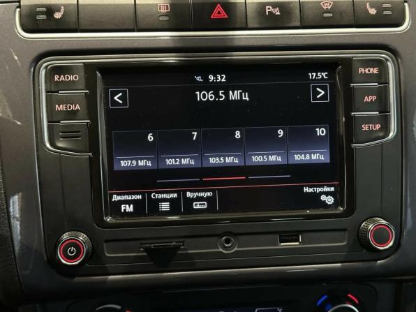 Volkswagen Polo V Рестайлинг с пробегом 2018 года, цена 999 000 рублей, 175000 км, седан, Автокод Объявления
