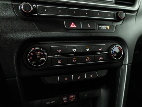 Kia Ceed III с пробегом 2018 года, цена 1 599 700 рублей, 120165 км, хэтчбек, Автокод Объявления