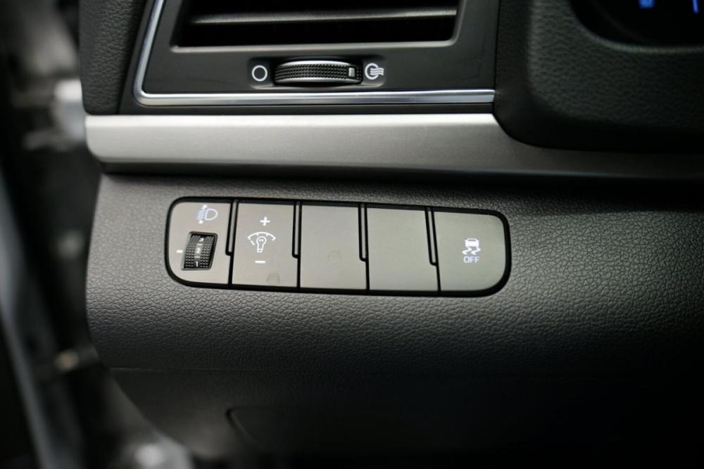 Hyundai Elantra VI (AD) Крым  - изображение 11