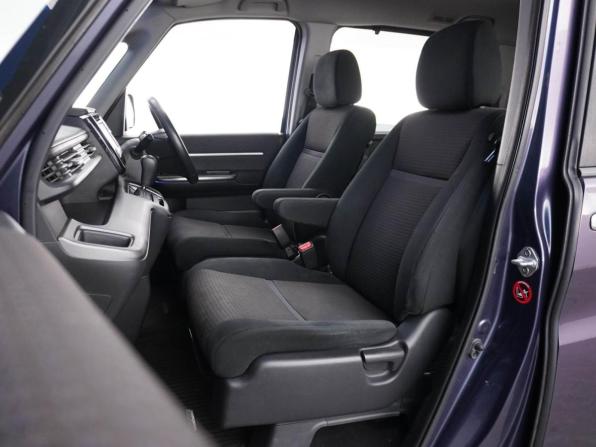 Honda Stepwgn V с пробегом 2016 года, цена 1 990 046 рублей, 69205 км, минивэн, Автокод Объявления