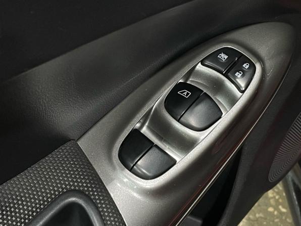 Nissan Juke I с пробегом 2014 года, цена 980 000 рублей, 122100 км, внедорожник, Автокод Объявления