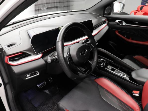 Geely Coolray I Рестайлинг с пробегом 2024 года, цена 2 297 000 рублей, 21000 км, внедорожник, Автокод Объявления
