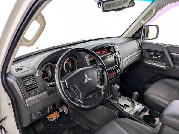Mitsubishi Pajero IV Рестайлинг 2 с пробегом 2015 года, цена 2 799 000 рублей, 85940 км, внедорожник, Автокод Объявления