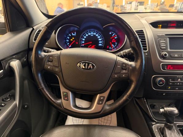 Kia Sorento II Рестайлинг с пробегом 2017 года, цена 2 048 000 рублей, 120000 км, внедорожник, Автокод Объявления