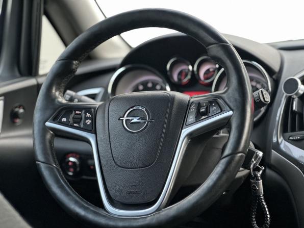 Opel Astra J Рестайлинг с пробегом 2013 года, цена 780 000 рублей, 183070 км, хэтчбек, Автокод Объявления
