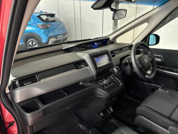 Honda Freed II с пробегом 2018 года, цена 1 610 000 рублей, 67117 км, компактвэн, Автокод Объявления