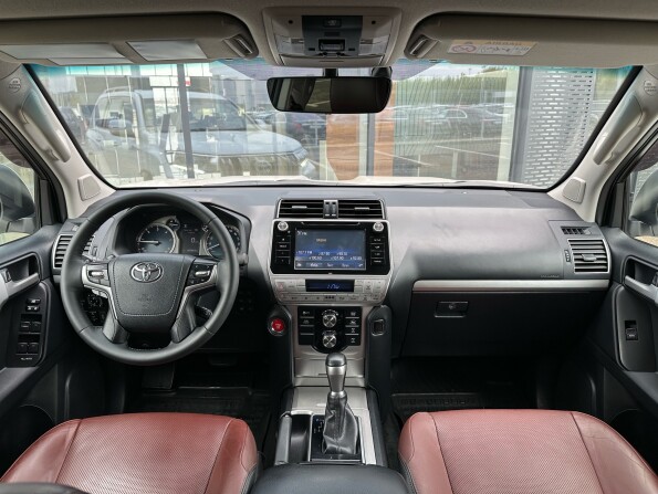 Toyota Land Cruiser Prado 150 Series Рестайлинг 2 с пробегом 2019 года, цена 4 570 000 рублей, 260000 км, внедорожник, Автокод Объявления