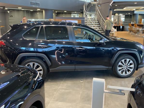 Toyota RAV4 V (XA50) с пробегом 2022 года, цена 3 395 000 рублей, 213000 км, внедорожник, Автокод Объявления