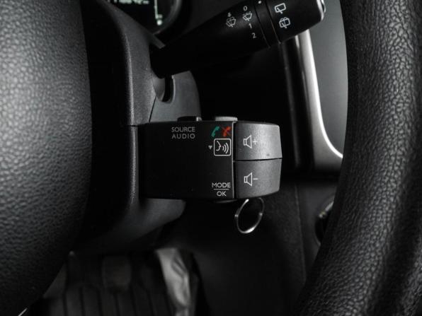 Renault Sandero II Рестайлинг с пробегом 2019 года, цена 999 000 рублей, 118641 км, хэтчбек, Автокод Объявления