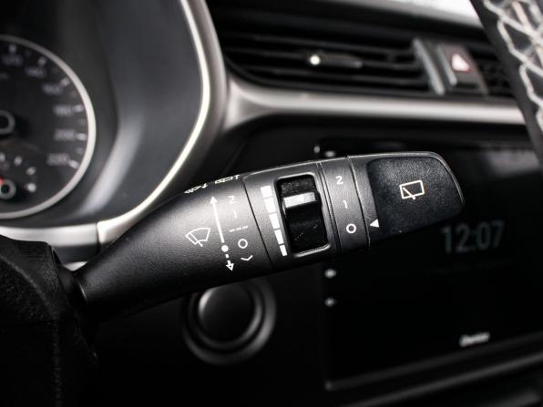 Kia Rio IV Рестайлинг с пробегом 2021 года, цена 1 660 000 рублей, 76000 км, хэтчбек, Автокод Объявления