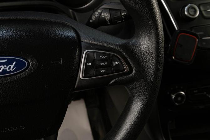 Ford Focus III Рестайлинг с пробегом 2017 года, цена 929 000 рублей, 122058 км, универсал, Автокод Объявления