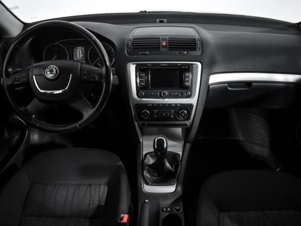 Skoda Octavia II (A5) Рестайлинг с пробегом 2013 года, цена 635 000 рублей, 179285 км, лифтбек, Автокод Объявления
