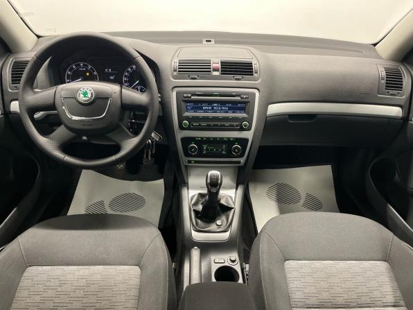 Skoda Octavia II (A5) Рестайлинг с пробегом 2011 года, цена 658 000 рублей, 254000 км, лифтбек, Автокод Объявления