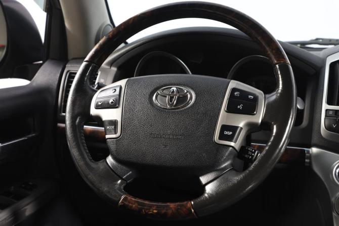 Toyota Land Cruiser 200 Series Рестайлинг 1 с пробегом 2015 года, цена 4 399 000 рублей, 168000 км, внедорожник, Автокод Объявления