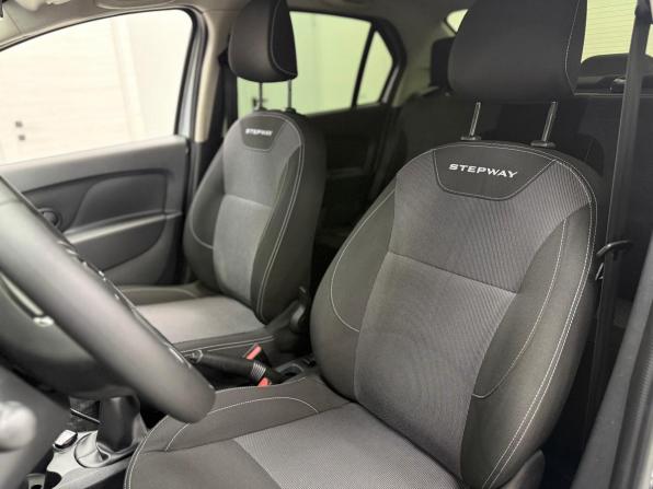 Renault Logan II Рестайлинг с пробегом 2020 года, цена 1 150 000 рублей, 99000 км, седан, Автокод Объявления