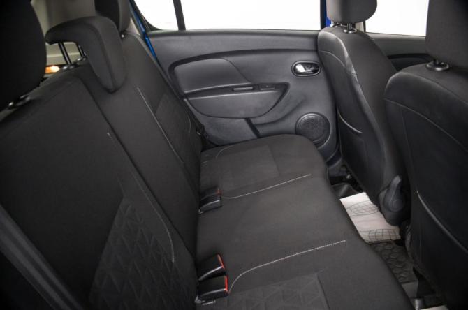 Renault Sandero II с пробегом 2016 года, цена 1 059 000 рублей, 71000 км, хэтчбек, Автокод Объявления