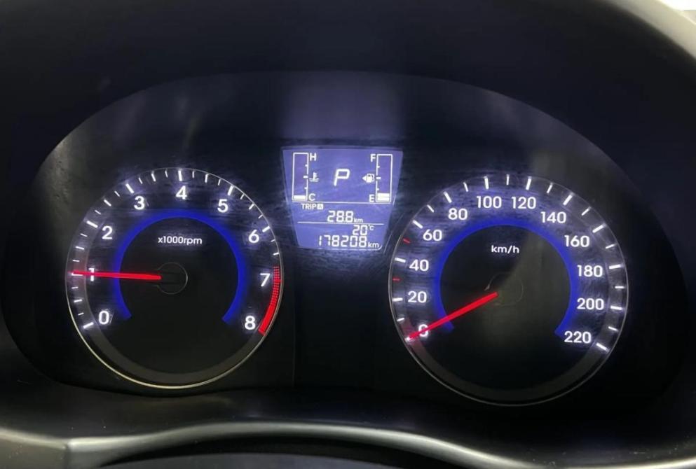 Hyundai Solaris I Нижний Новгород  - изображение 18