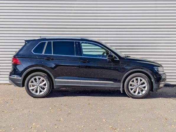 Volkswagen Tiguan II с пробегом 2018 года, цена 2 380 000 рублей, 105348 км, внедорожник, Автокод Объявления
