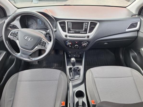 Hyundai Solaris II с пробегом 2019 года, цена 1 390 000 рублей, 130000 км, седан, Автокод Объявления