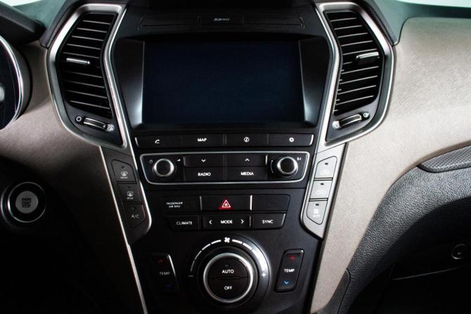 Hyundai Santa Fe IV Рестайлинг с пробегом 2017 года, цена 2 129 000 рублей, 158000 км, внедорожник, Автокод Объявления