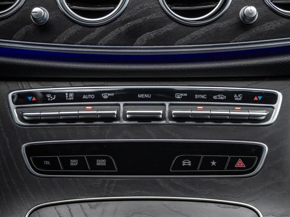 Mercedes-Benz E-Класс V (W213 S213 C238) Рестайлинг с пробегом 2021 года, цена 3 998 000 рублей, 146500 км, седан, Автокод Объявления