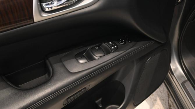Nissan Pathfinder IV с пробегом 2014 года, цена 2 145 000 рублей, 61983 км, внедорожник, Автокод Объявления