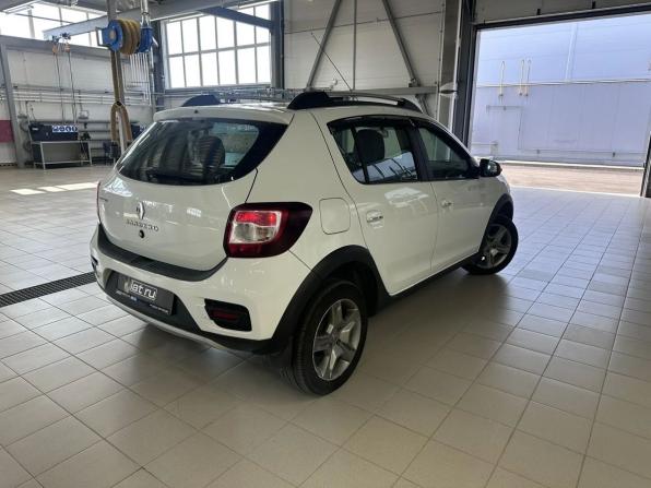 Renault Sandero II Рестайлинг с пробегом 2018 года, цена 1 048 000 рублей, 135454 км, хэтчбек, Автокод Объявления
