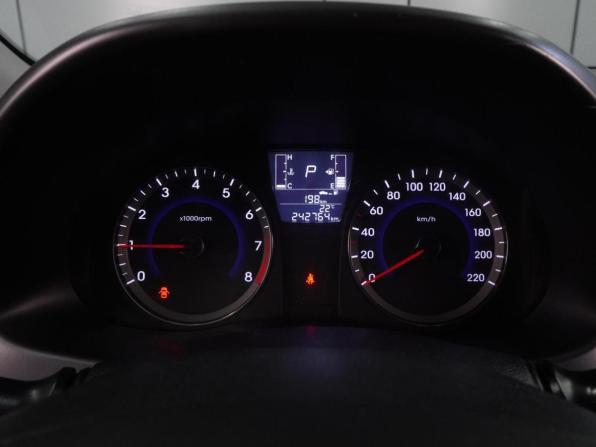 Hyundai Solaris I Рестайлинг с пробегом 2014 года, цена 819 000 рублей, 242764 км, седан, Автокод Объявления
