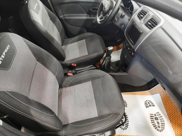 Renault Sandero II Рестайлинг с пробегом 2022 года, цена 1 070 000 рублей, 96086 км, хэтчбек, Автокод Объявления
