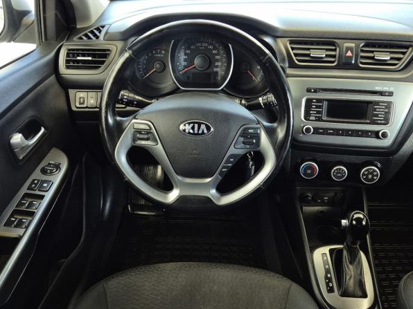 Kia Rio III Рестайлинг с пробегом 2017 года, цена 949 000 рублей, 77046 км, седан, Автокод Объявления