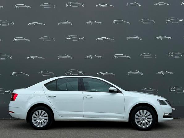 Skoda Octavia III (A7) Рестайлинг с пробегом 2019 года, цена 1 788 200 рублей, 77485 км, лифтбек, Автокод Объявления