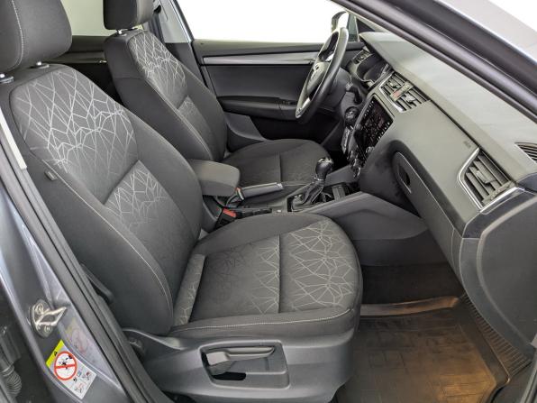 Skoda Octavia III (A7) Рестайлинг с пробегом 2019 года, цена 1 950 000 рублей, 99888 км, лифтбек, Автокод Объявления