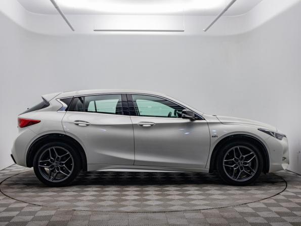 Infiniti Q30 с пробегом 2017 года, цена 2 240 000 рублей, 76206 км, хэтчбек, Автокод Объявления