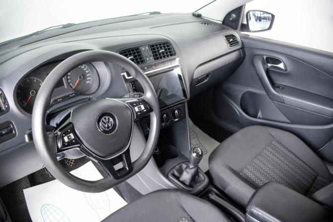 Volkswagen Polo V Рестайлинг с пробегом 2015 года, цена 849 000 рублей, 195000 км, седан, Автокод Объявления