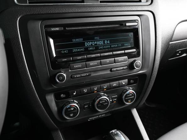 Volkswagen Jetta VI с пробегом 2012 года, цена 1 260 000 рублей, 132491 км, седан, Автокод Объявления