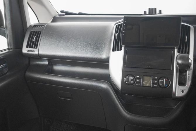 Nissan Serena III (C25) с пробегом 2009 года, цена 1 459 000 рублей, 210000 км, минивэн, Автокод Объявления