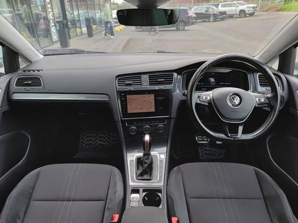 Volkswagen Golf VII Рестайлинг с пробегом 2017 года, цена 1 899 000 рублей, 83199 км, универсал, Автокод Объявления