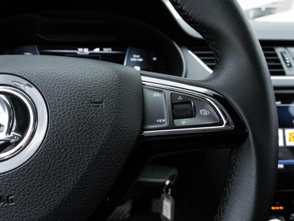 Skoda Octavia III (A7) Рестайлинг с пробегом 2019 года, цена 1 965 000 рублей, 106264 км, лифтбек, Автокод Объявления