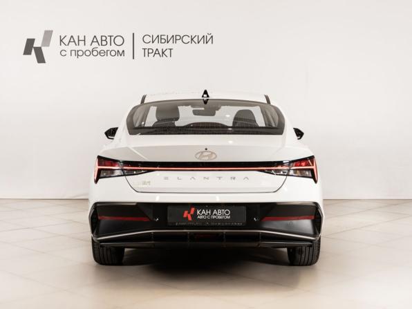 Hyundai Elantra VII (CN7) Рестайлинг с пробегом 2024 года, цена 2 318 200 рублей, 10582 км, седан, Автокод Объявления