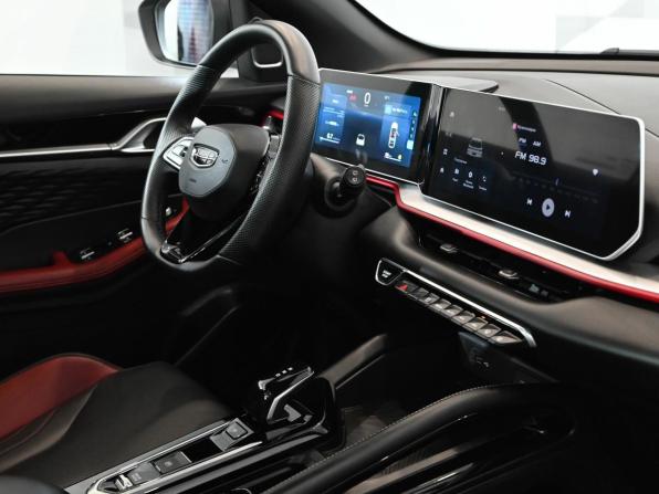 Geely Coolray I Рестайлинг с пробегом 2023 года, цена 2 290 000 рублей, 43343 км, внедорожник, Автокод Объявления