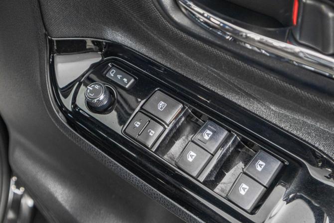 Toyota Voxy III (R80) Рестайлинг с пробегом 2018 года, цена 2 809 000 рублей, 125000 км, минивэн, Автокод Объявления