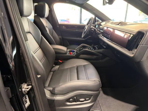 Porsche Cayenne III Рестайлинг с пробегом 2024 года, цена 19 200 000 рублей, 17181 км, внедорожник, Автокод Объявления
