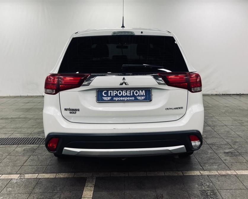 Mitsubishi Outlander III Рестайлинг 2 Санкт-Петербург  - изображение 4