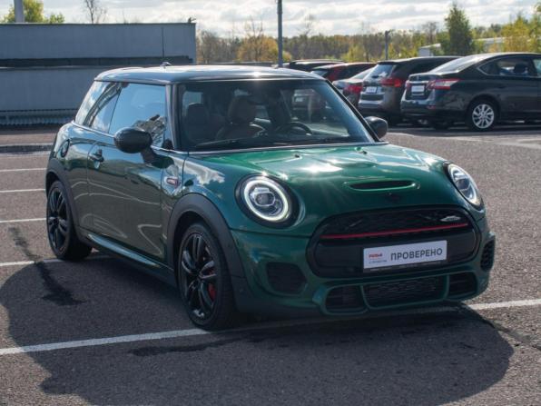Mini Hatch III (F55/F56) Рестайлинг с пробегом 2020 года, цена 2 398 000 рублей, 136641 км, хэтчбек, Автокод Объявления